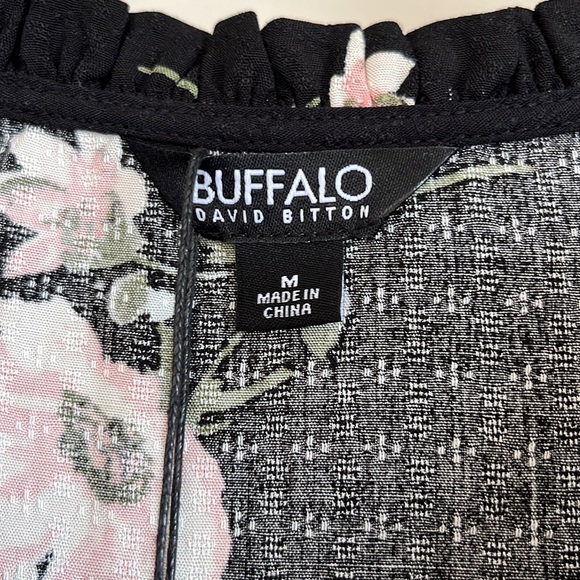 NWT - Black Floral Top Size M - Picture 3 of 6